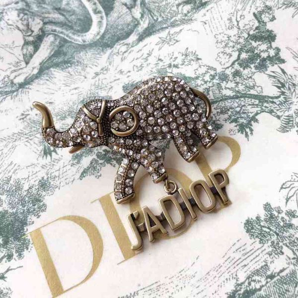 2022 factory wholesale new home dijia elephant with diamond brooch hairpin 925 silver needle earrings female v5tj, Gray
2022 factory wholesale new home dijia elephant with diamond brooch hairpin 925 silver needle earrings female v5tj, Gray