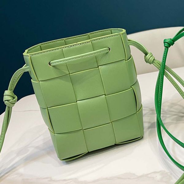 2022 women bags crossbody handbag one-shoulder pillow versatile design leather stylish high-end small square handbag 1001
2022 women bags crossbody handbag one-shoulder pillow versatile design leather stylish high-end small square handbag 1001