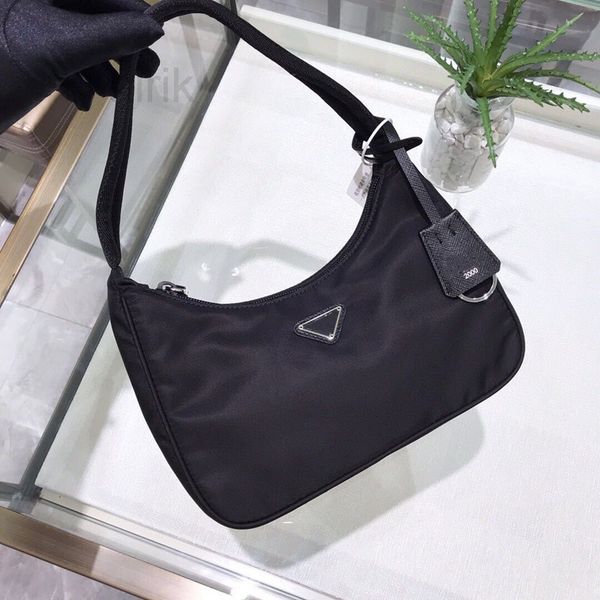 hobo underarm shoulder bags fashion parachute fabric nylon tote luxury designer moon shaped middle bag women's crossbody
hobo underarm shoulder bags fashion parachute fabric nylon tote luxury designer moon shaped middle bag women's crossbody