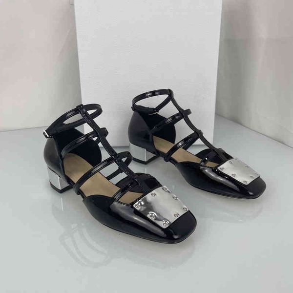 sandals women's shoes patent leather sandals heels med metal decoration pumps designer square toe size35-41 summer, Black
sandals women's shoes patent leather sandals heels med metal decoration pumps designer square toe size35-41 summer, Black