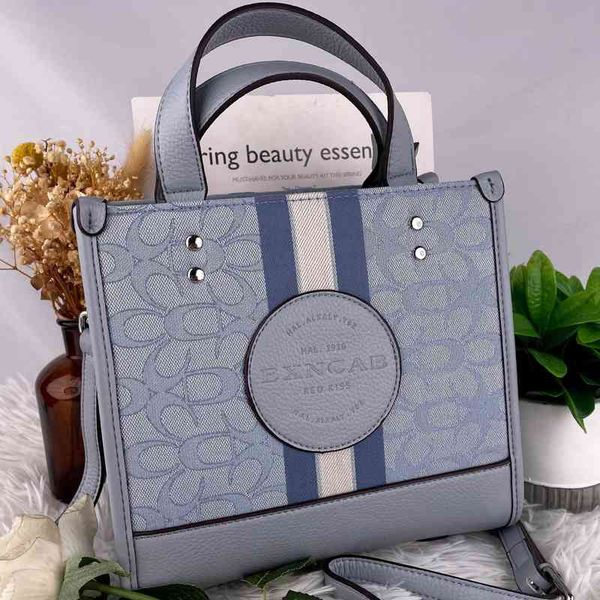 designer bags coech hong kong xiangbulei dempsey toy handbag 2022 high-capacity commuter tote single shoulder messenger bag yzl
designer bags coech hong kong xiangbulei dempsey toy handbag 2022 high-capacity commuter tote single shoulder messenger bag yzl