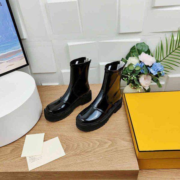 boots women's leather martin boots short shoes round head square high heels winter series, Black
boots women's leather martin boots short shoes round head square high heels winter series, Black