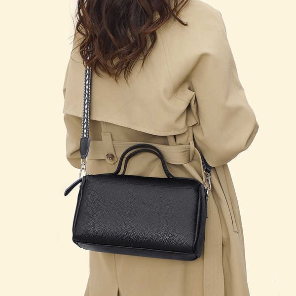 showecomfort01 2022leather women's bag new fashion simple one shoulder messenger bag leather boston handbag
showecomfort01 2022leather women's bag new fashion simple one shoulder messenger bag leather boston handbag