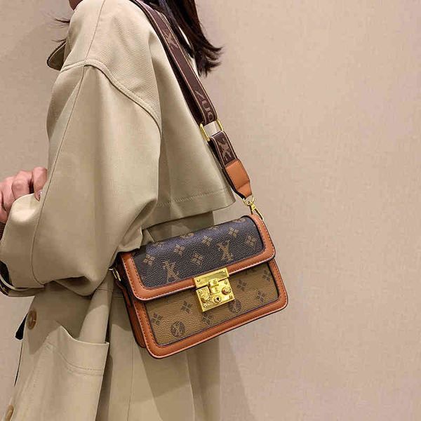 2022 factory wholesale new bag female early spring new fashion one shoulder messenger simple broadband small square bag
2022 factory wholesale new bag female early spring new fashion one shoulder messenger simple broadband small square bag