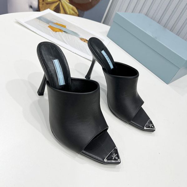 2022 new designer women sandals causal shoes plat-form high heels candy colors rubber solid jelly slippers fashion holiday beach summer loaf, Black
2022 new designer women sandals causal shoes plat-form high heels candy colors rubber solid jelly slippers fashion holiday beach summer loaf, Black