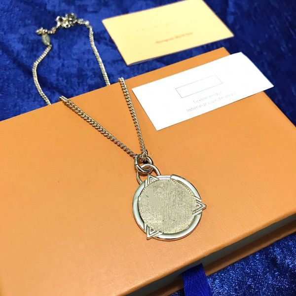 2022 pendant triangle necklaces fashion letter necklace for man woman channel jewelry pendants highly quality with box, Silver
2022 pendant triangle necklaces fashion letter necklace for man woman channel jewelry pendants highly quality with box, Silver