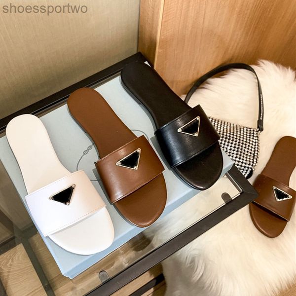 2021 designer luxury womens slide slippers fashion elegant solid color leather flat slipper ladies rubber sandals heatshoes, Black
2021 designer luxury womens slide slippers fashion elegant solid color leather flat slipper ladies rubber sandals heatshoes, Black