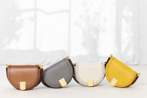 moonlight saddle half moon bags women hobo shoulder cross body semi-circle crystal handle totes lady luxury leather handbag outdoor designer
moonlight saddle half moon bags women hobo shoulder cross body semi-circle crystal handle totes lady luxury leather handbag outdoor designer