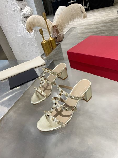 designer h slipper luxury sandals ladies women genuine 100% leather flat shoe oran sandal party wedding shoes summer beach with box fat big, Black
designer h slipper luxury sandals ladies women genuine 100% leather flat shoe oran sandal party wedding shoes summer beach with box fat big, Black