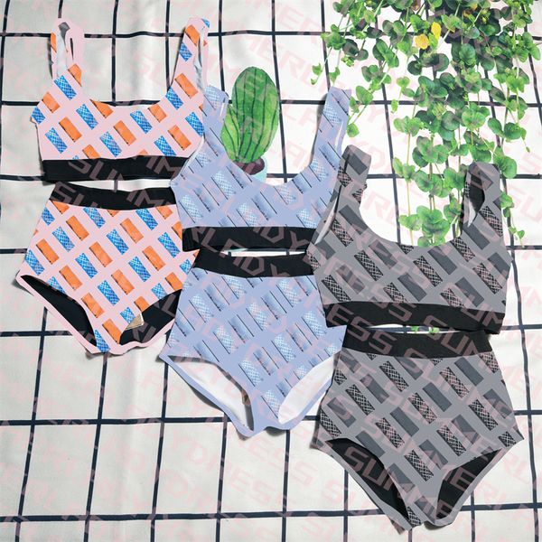 outdoor beacch lady split swimwear fashion letter printed bikinis set halter neck low waist swimsuit for women, White;black
outdoor beacch lady split swimwear fashion letter printed bikinis set halter neck low waist swimsuit for women, White;black