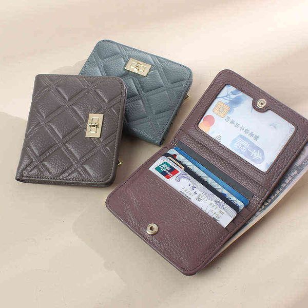 first layer cowhide women's wallet leather short change card bag fashion ringtone folding wallet 220718, Red;black
first layer cowhide women's wallet leather short change card bag fashion ringtone folding wallet 220718, Red;black