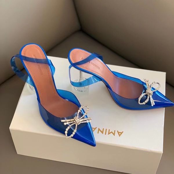 quality designer sandals high leather sole heels black pink diamond chain decoration banquetwedding dress shoes silk slippers size 35-42 wit
quality designer sandals high leather sole heels black pink diamond chain decoration banquetwedding dress shoes silk slippers size 35-42 wit