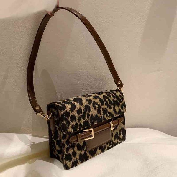 2022 women's portable new small square messenger bag fashion brands popular ladies shoulder handbags celebrity shopping luxury bags
2022 women's portable new small square messenger bag fashion brands popular ladies shoulder handbags celebrity shopping luxury bags