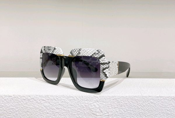 women square sunglasses gray gradient snake fantasy leather frame fashion sun shades with box, White;black
women square sunglasses gray gradient snake fantasy leather frame fashion sun shades with box, White;black