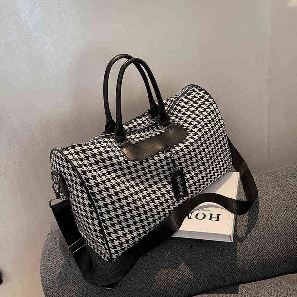 large capacity travel bags women handbags luggage men's sports bag waterproof female messenger storage dry and wet canvas 220512
large capacity travel bags women handbags luggage men's sports bag waterproof female messenger storage dry and wet canvas 220512