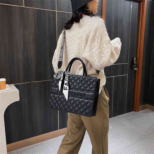 small autumn and winter fashion shoulder bag net red popular underarm tote bag 75% purses stores sale
small autumn and winter fashion shoulder bag net red popular underarm tote bag 75% purses stores sale