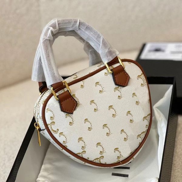 luxury designer bag ladies cross body shoulder bags handbags lady multifunctional large-capacity fashion classic leather heart-shaped bag 01
luxury designer bag ladies cross body shoulder bags handbags lady multifunctional large-capacity fashion classic leather heart-shaped bag 01