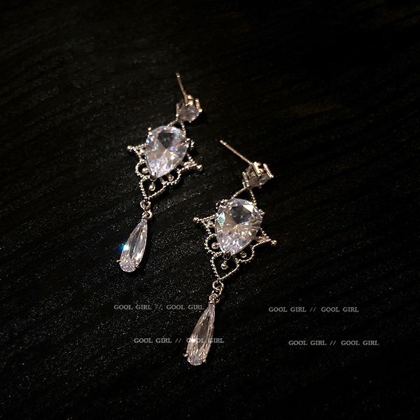 925 silver needle water drop zircon earrings south korea dongdaemun design sense super flash net red earrings full diamond ear rings women, Golden
925 silver needle water drop zircon earrings south korea dongdaemun design sense super flash net red earrings full diamond ear rings women, Golden