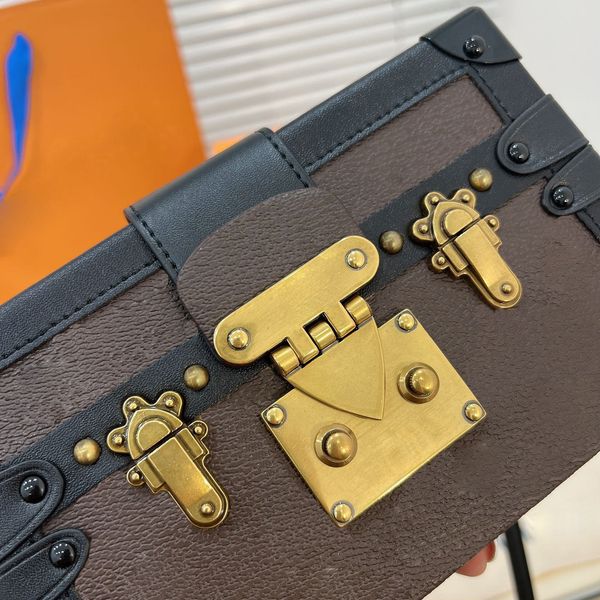shoulder bag handbags satchel flap crossbody luxurys designers flower letter square camera frame women clutch lock handbag purses wallets ba
shoulder bag handbags satchel flap crossbody luxurys designers flower letter square camera frame women clutch lock handbag purses wallets ba