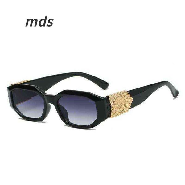 1:1 sunglasses spring fashion for men vintage oga004 brand designer medusa head luxury sun glasses womens retro uv400 sunglass 00005, White;black
1:1 sunglasses spring fashion for men vintage oga004 brand designer medusa head luxury sun glasses womens retro uv400 sunglass 00005, White;black