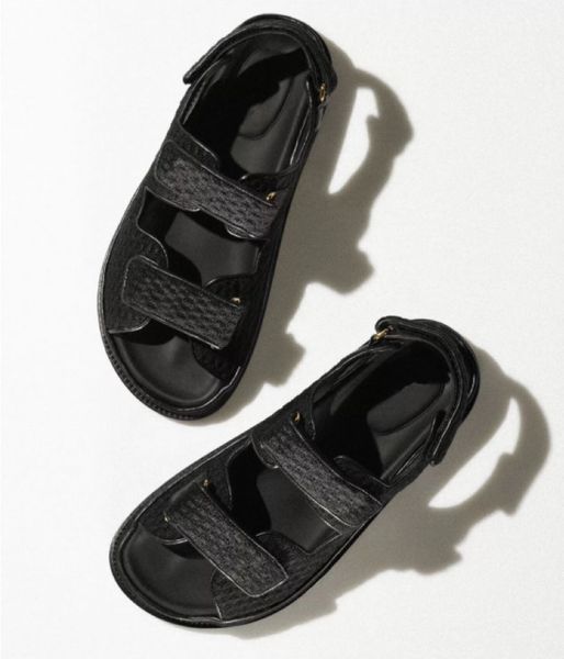 chan 2021 luxury sandals women slipper men slides leather sandal womens hook loop casual shoes 35-41 with black box and dust bag 661 eid7
chan 2021 luxury sandals women slipper men slides leather sandal womens hook loop casual shoes 35-41 with black box and dust bag 661 eid7