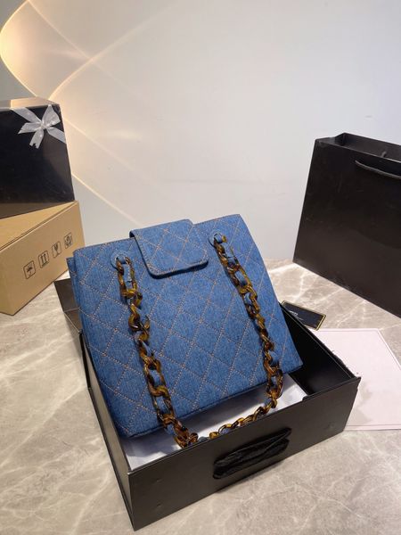 wholesale classic high-quality luxury designers bags ladies handbag designer large-capacity shopping packet famous brand denim tortoiseshell
wholesale classic high-quality luxury designers bags ladies handbag designer large-capacity shopping packet famous brand denim tortoiseshell