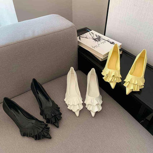 2022 spring luxury women yellow low heels pleated pumps scarpins designer office lady pointed toe kitten heel dress prom shoes y2207012, Black
2022 spring luxury women yellow low heels pleated pumps scarpins designer office lady pointed toe kitten heel dress prom shoes y2207012, Black