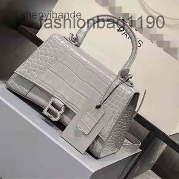2022 bags balencaigss light fashion shoulder pattern french designer bagss niche single hourglass messenger bag handbag crocodile dz86
2022 bags balencaigss light fashion shoulder pattern french designer bagss niche single hourglass messenger bag handbag crocodile dz86