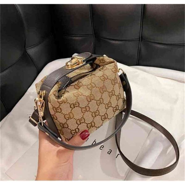 90% off to shop online handbag store on middle ancient french stick lunch leisure one shoulder slant cross walk red bags
90% off to shop online handbag store on middle ancient french stick lunch leisure one shoulder slant cross walk red bags