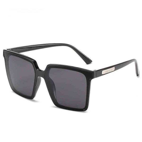 square sunglass women fashion brand oversized sunglass female black white shad for men ladi lunette femme oculos, White;black
square sunglass women fashion brand oversized sunglass female black white shad for men ladi lunette femme oculos, White;black