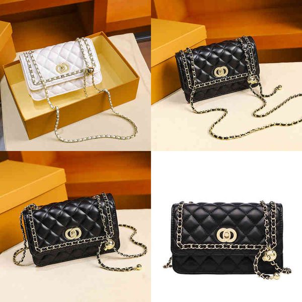 classic ladies shoulder bag women's new rhombic chain single msenger hand woven bags for woman satchels handbag
classic ladies shoulder bag women's new rhombic chain single msenger hand woven bags for woman satchels handbag