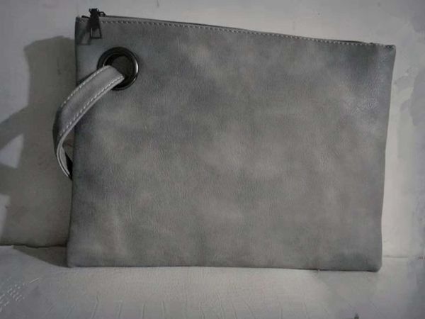 2022 cross-border shoulder bags new european and american retro clutch women's trendy fashion clutch bag korean version frosted handbag
2022 cross-border shoulder bags new european and american retro clutch women's trendy fashion clutch bag korean version frosted handbag