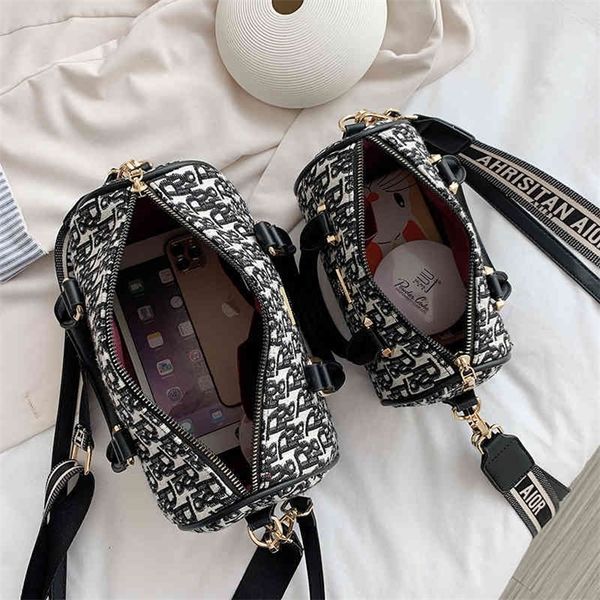 66% off trendy bags 2022 new designer handbags capacity simple single messenger pillow
66% off trendy bags 2022 new designer handbags capacity simple single messenger pillow