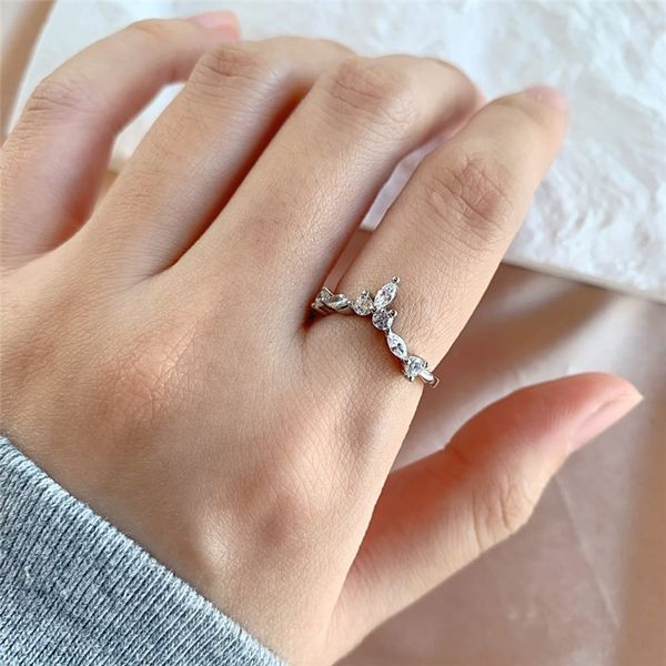 925 sterling designer ring full 5a cubic zirconia triangle wedding rings with box size 5-10 fashion luxury engagement bride diamond love rin, Slivery;golden
925 sterling designer ring full 5a cubic zirconia triangle wedding rings with box size 5-10 fashion luxury engagement bride diamond love rin, Slivery;golden