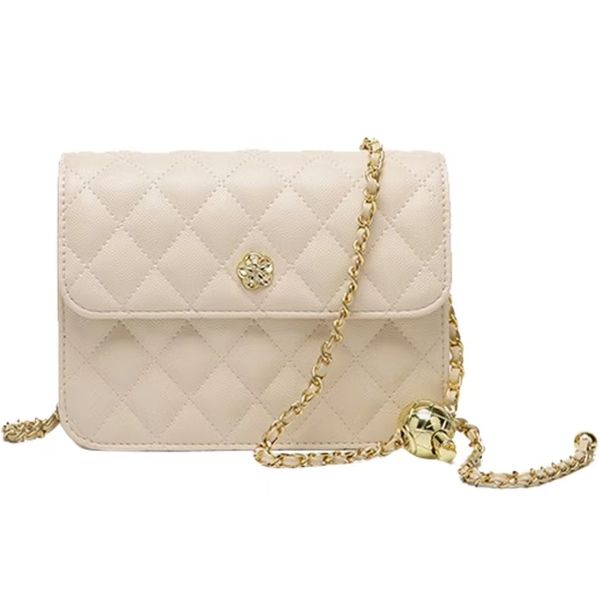 designer woman bag fashion diamond chain slant evening bags white fashionable versatile caviar camellia luxury duffel bag
designer woman bag fashion diamond chain slant evening bags white fashionable versatile caviar camellia luxury duffel bag