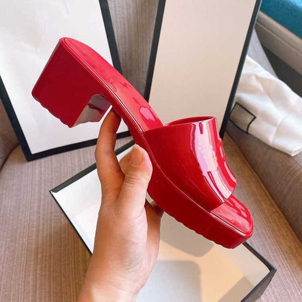 2022 brand woman slippers designer lady sandals summer fashion jelly slide high heel slippers luxury casual shoes womens leather fashion us1, Black
2022 brand woman slippers designer lady sandals summer fashion jelly slide high heel slippers luxury casual shoes womens leather fashion us1, Black