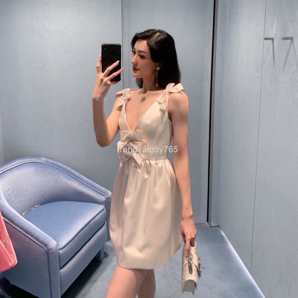 casual dresses summer heavy industry bow decoration v-neck small dress suspender slim short skirt woman, Black;gray
casual dresses summer heavy industry bow decoration v-neck small dress suspender slim short skirt woman, Black;gray