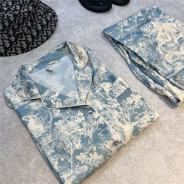 jungle ice silk pajamas women's new satin sleeved pants two-piece suit high sense clothes 80% off factory wholesale
jungle ice silk pajamas women's new satin sleeved pants two-piece suit high sense clothes 80% off factory wholesale