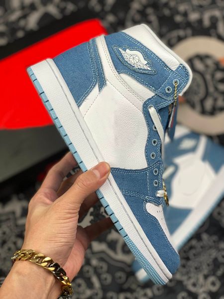 2022 air authentic 1 high og wmns denim basketball shoes white worn blue metallic gold 1s sneakers retro men women sports shoes with box
2022 air authentic 1 high og wmns denim basketball shoes white worn blue metallic gold 1s sneakers retro men women sports shoes with box