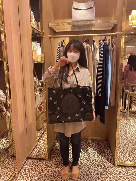 designer luxury women bag torys handbag tb fashion inclined shoulder bags versatile purses tories burchs totes large capacity saddle wallet
designer luxury women bag torys handbag tb fashion inclined shoulder bags versatile purses tories burchs totes large capacity saddle wallet