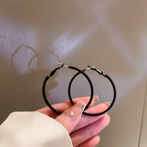 925 silver needle european and american geometric black ear ring female simple cold style simple bracelet earrings high sense special-intere, Golden
925 silver needle european and american geometric black ear ring female simple cold style simple bracelet earrings high sense special-intere, Golden