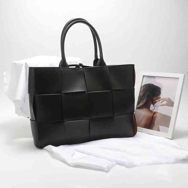 bz2d 2022 trendy new autumn and winter simple fashionable commuting women's bag woven cowhide solid color large capacity cashmere hbag
bz2d 2022 trendy new autumn and winter simple fashionable commuting women's bag woven cowhide solid color large capacity cashmere hbag