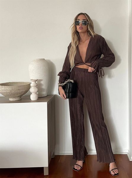 women's tracksuits summer pleated deep v-neck women set vintage cropped lace up high waist pants suit female casual outfit, Gray
women's tracksuits summer pleated deep v-neck women set vintage cropped lace up high waist pants suit female casual outfit, Gray