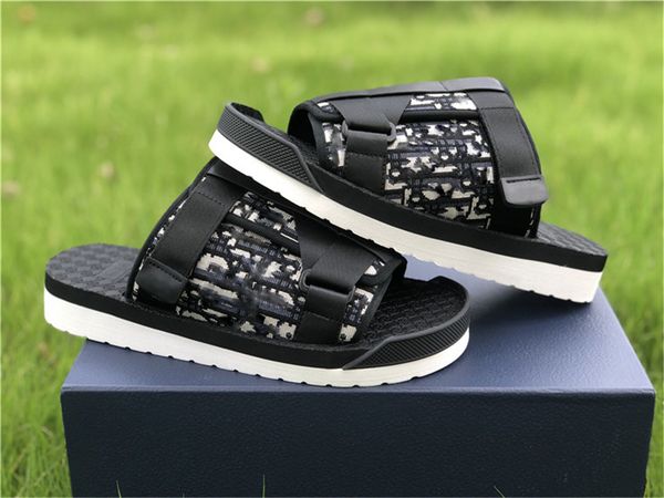 luxury black nylon alpha slippers in oblique jacquard white red sandy beach sandals loafer comfortable rubber sole scuffs
luxury black nylon alpha slippers in oblique jacquard white red sandy beach sandals loafer comfortable rubber sole scuffs