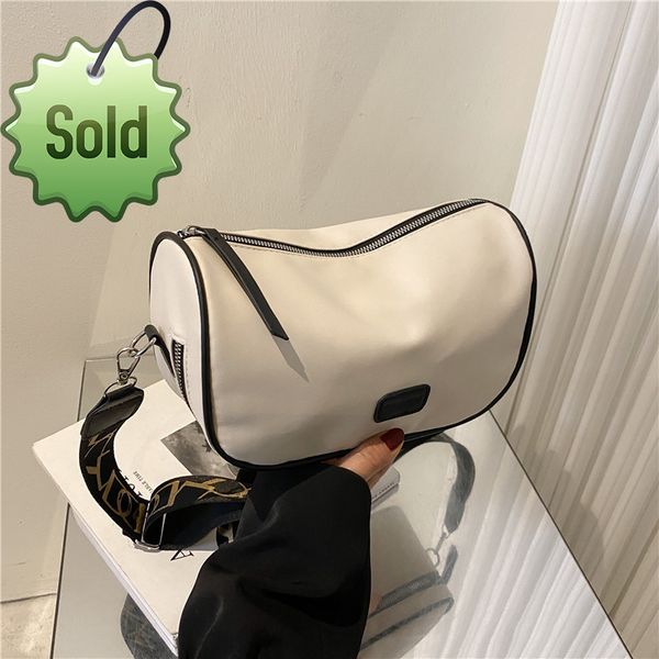 small 2022 new leisure style summer fashion solid color shoulder messenger ladies designer bag handbag
small 2022 new leisure style summer fashion solid color shoulder messenger ladies designer bag handbag