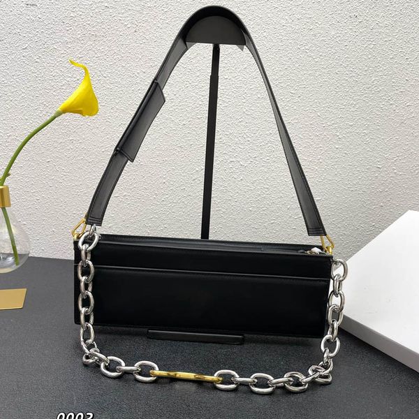 women luxury designer bag 2022 spring and summer new chain underarm fashion messenger shoulder bags large capacity backpack tote bag
women luxury designer bag 2022 spring and summer new chain underarm fashion messenger shoulder bags large capacity backpack tote bag