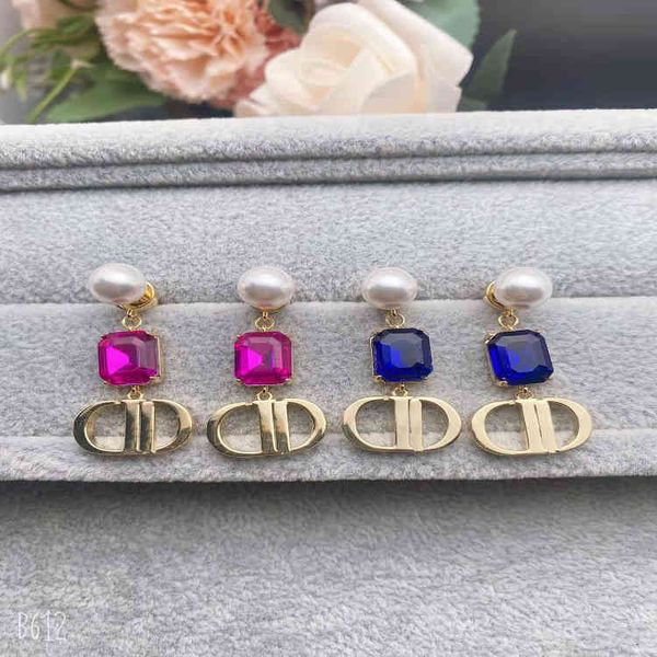 letter inlaid with rectangular stone pearl long 925 silver needle pendant tassel earrings, Golden
letter inlaid with rectangular stone pearl long 925 silver needle pendant tassel earrings, Golden