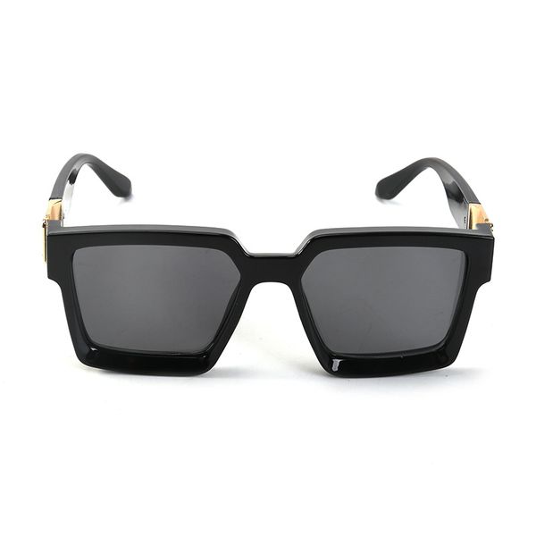 2022 luxury designer sunglasses fashion multicolor modern men and women classic retro square glasses, White;black
2022 luxury designer sunglasses fashion multicolor modern men and women classic retro square glasses, White;black
