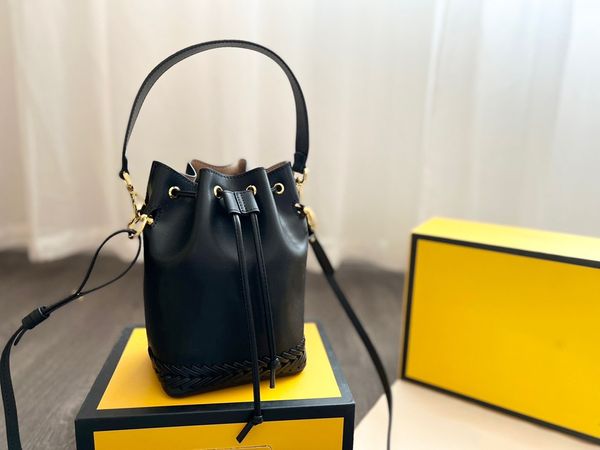 mini bucket bag luxury designer crossbody shoulder bags handbags women's fashion leather woven buckets tote wholesale removable shoulde
mini bucket bag luxury designer crossbody shoulder bags handbags women's fashion leather woven buckets tote wholesale removable shoulde
