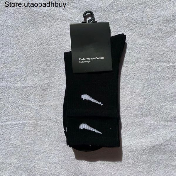 men's socks new trendy color nk hook versatile stockings children people fried street men's and women's sports skateboard soc, Black
men's socks new trendy color nk hook versatile stockings children people fried street men's and women's sports skateboard soc, Black